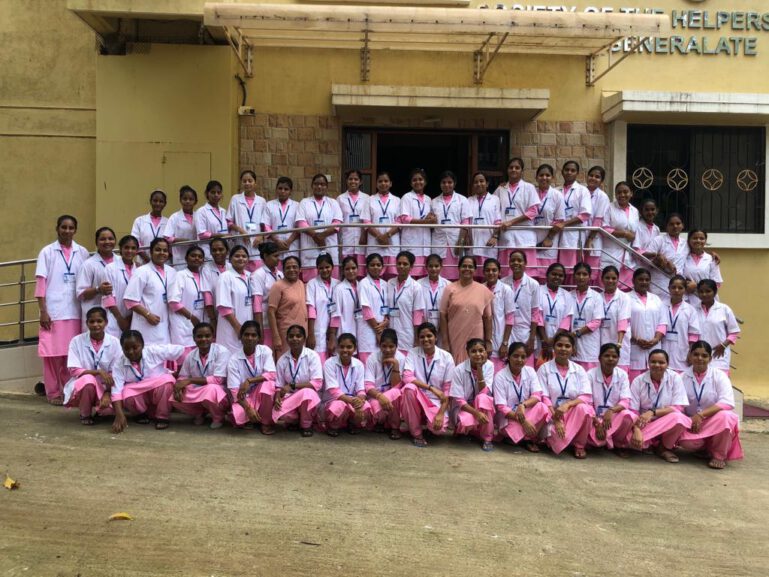 Teilnehmerinnen des Paramedical Kurses 2023 / 2024 in Andheri, Mumbai.